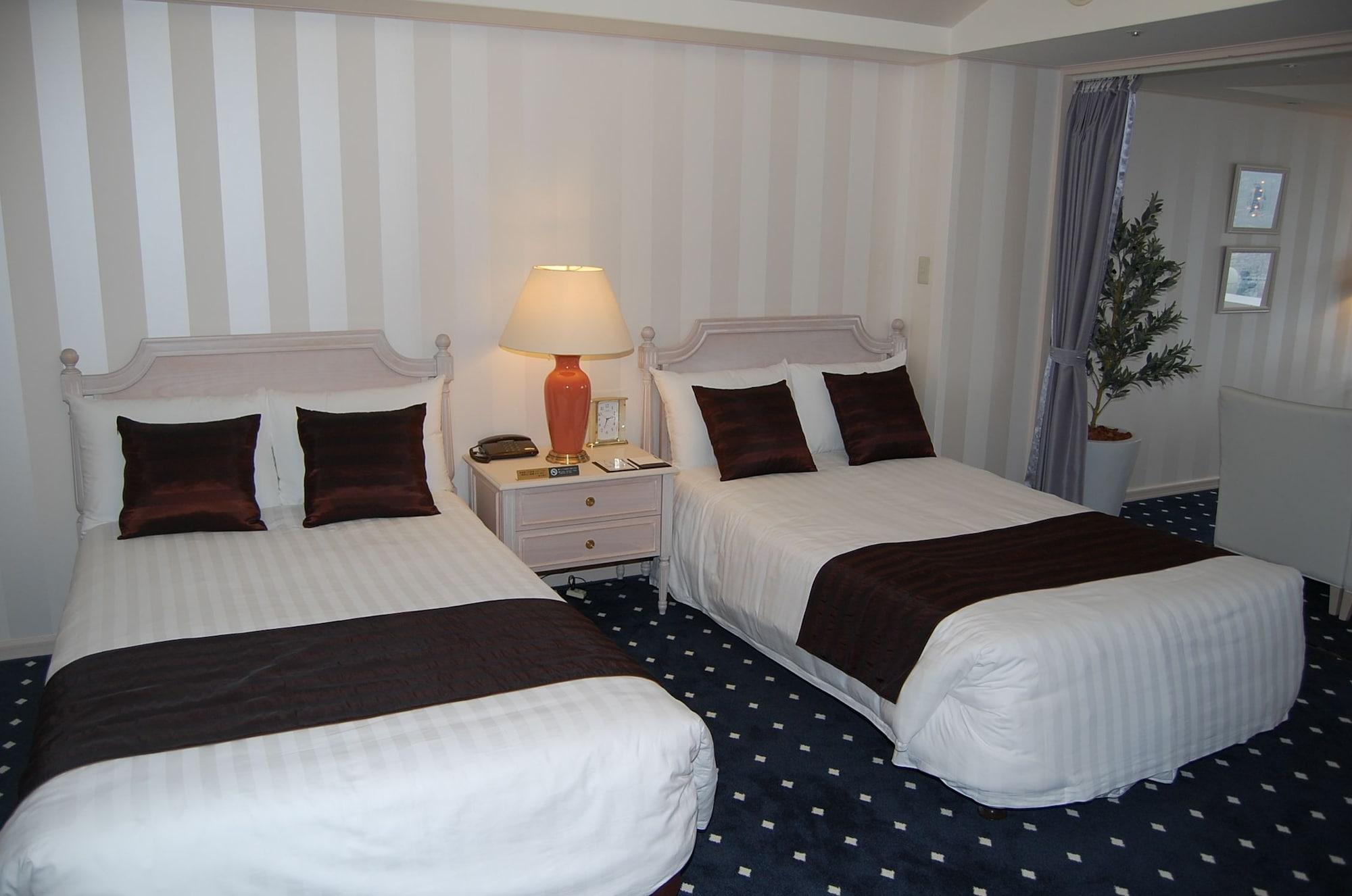 נגסקי Luke Plaza Hotel מראה חיצוני תמונה