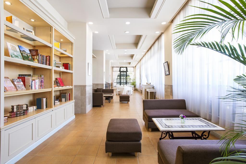 נגסקי Luke Plaza Hotel מראה חיצוני תמונה