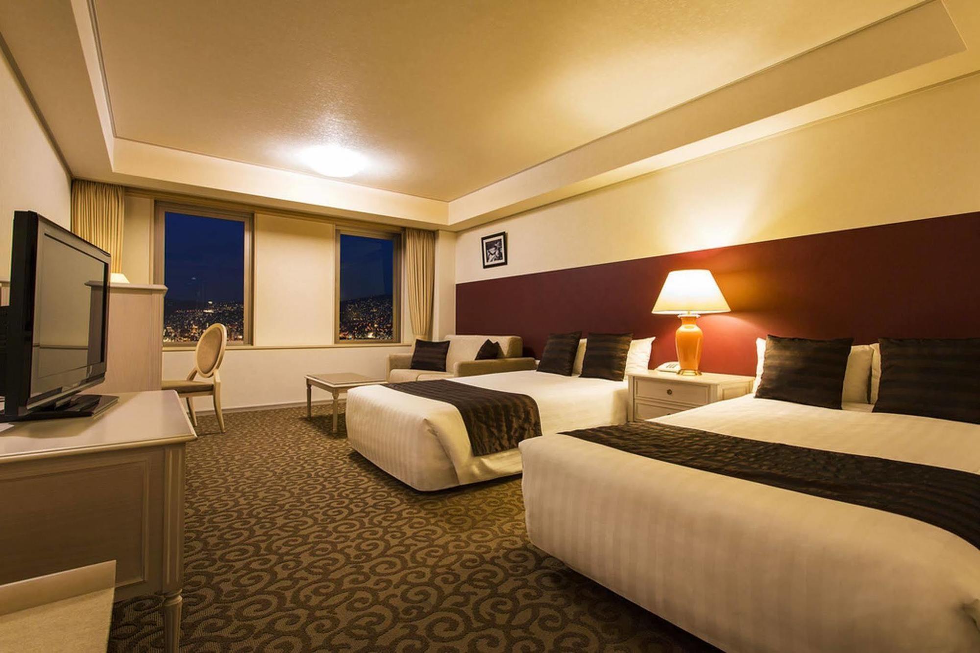 נגסקי Luke Plaza Hotel מראה חיצוני תמונה