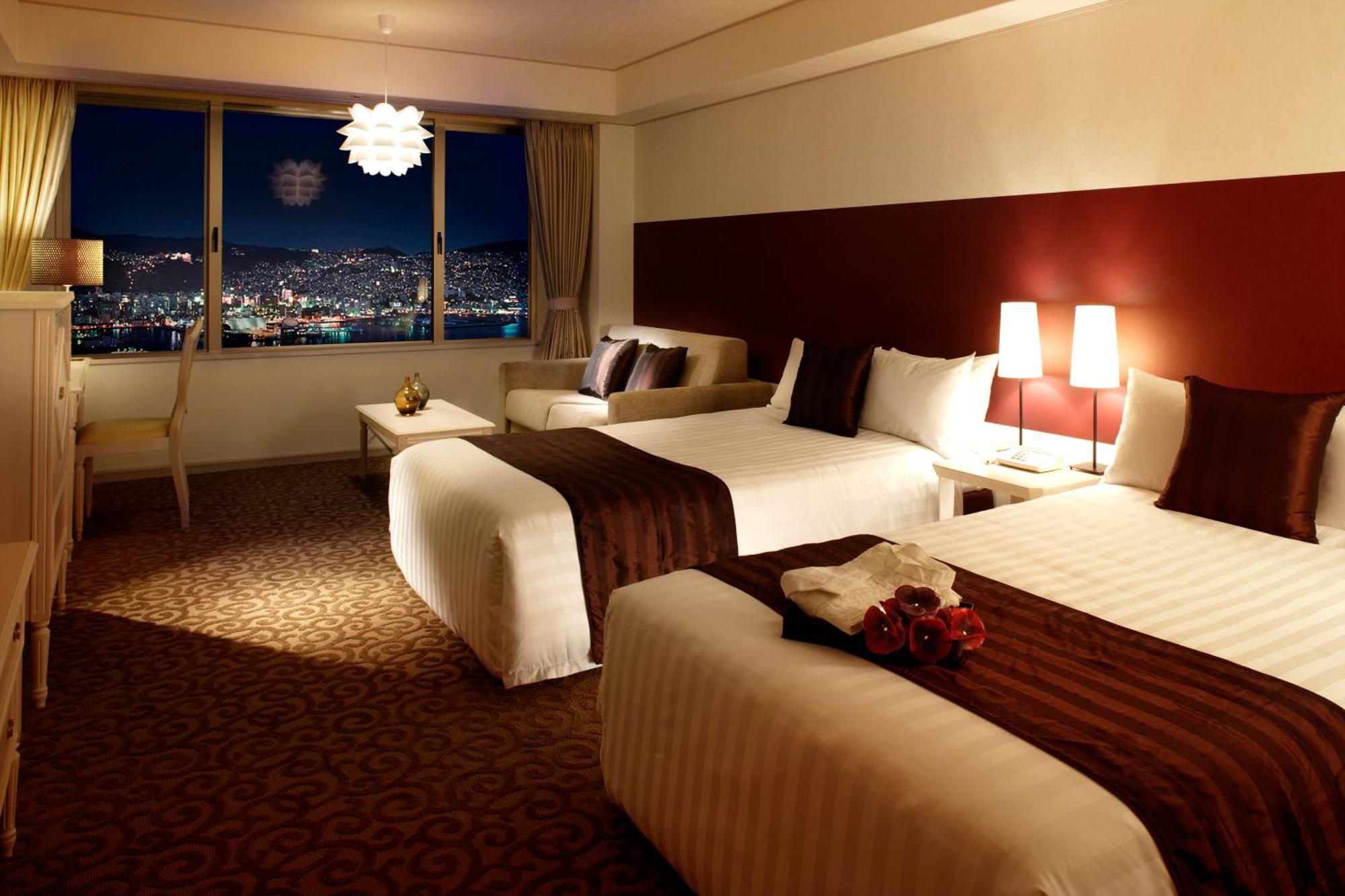 נגסקי Luke Plaza Hotel מראה חיצוני תמונה